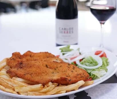 Prato nº2 Milanesa de polo, patacas e ensalada