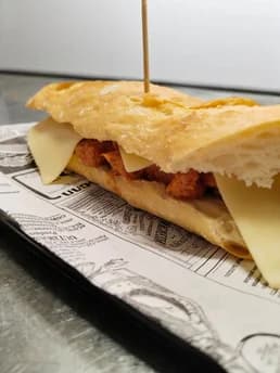 Bocata Zorza con queso