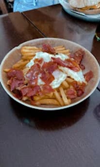 Ovos con patacas e xamón