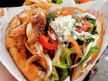 25. Kebab carne con queso