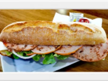 Bocadillo lomo completo