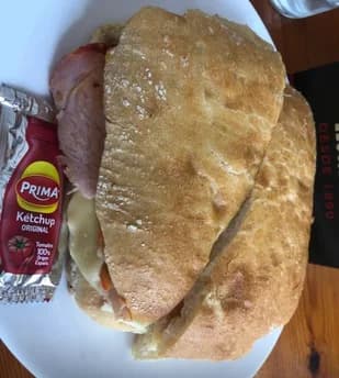 Bocadillo Lomo con queso