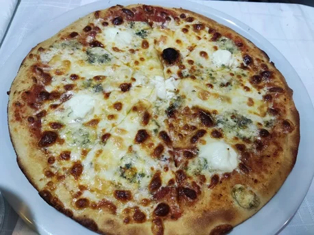 Pizza Cuatro Quesos