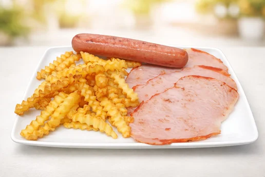 Salchicha, lomo y patatas fritas